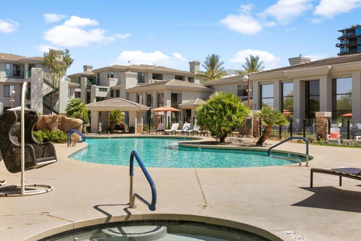 2br Cozysuites At Kierland Commons With Pool #09 Apartment